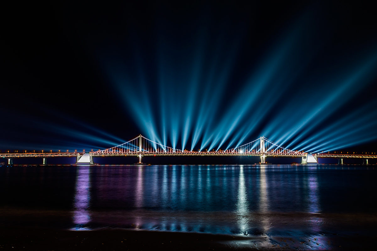 Гванган мост, световое шоу